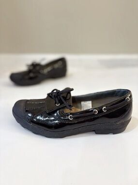 UGG Ashdale Duck Loafers Women 9 Black Patent Leather Waterproof Cozy Casual